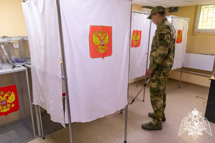 На Кубани сотрудники Росгвардии принимают участие в обеспечении общественной безопасности при проведении выборов