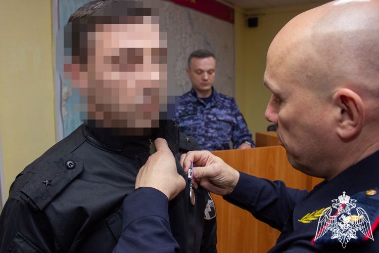 Государственные награды вручены на Кубани росгвардейцам-участникам СВО