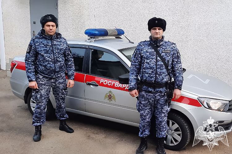 Росгвардейцы в Краснодаре нашли и вернули матери потерявшегося 10-летнего сына