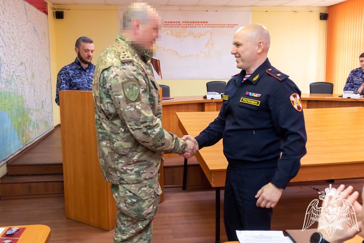 В Краснодаре сотрудникам и военнослужащим регионального управления Росгвардии вручили государственные и ведомственные награды