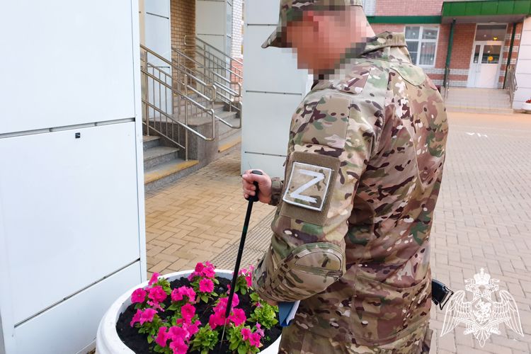 В Краснодаре взрывотехники Росгвардии обследовали школы накануне последних звонков