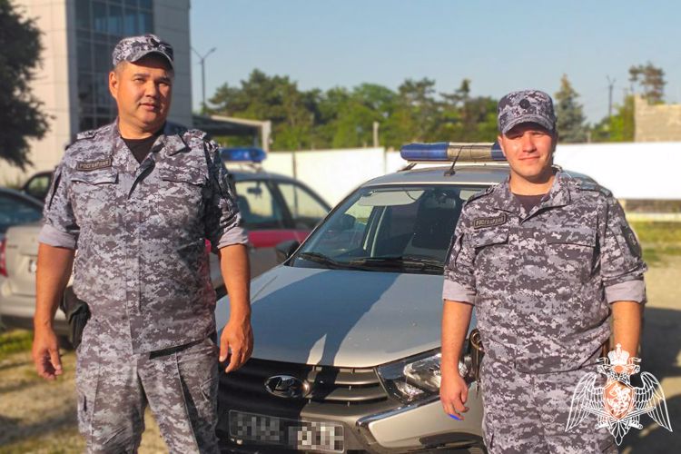 Сотрудники Росгвардии помогли потерявшейся в Крымске пенсионерке вернуться домой