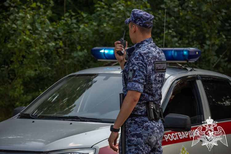 В краснодарском гипермаркете росгвардейцы задержали мужчину, который ранее совершил в нем хищение