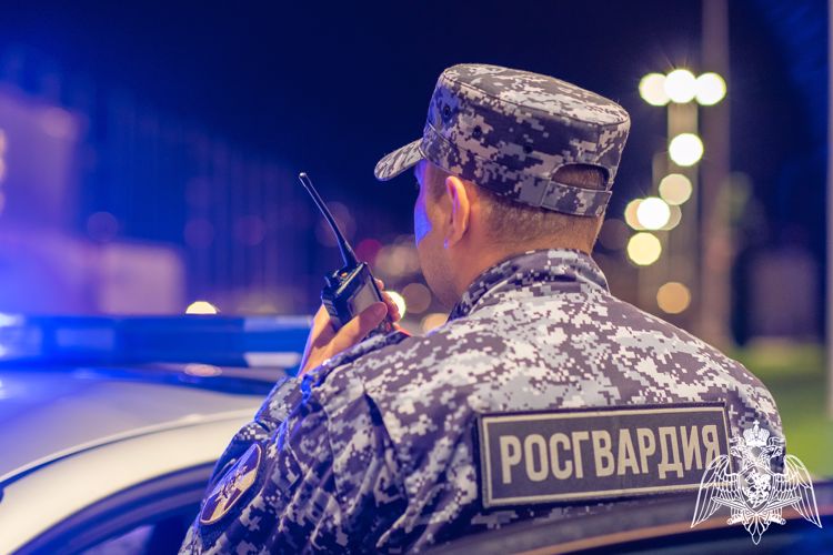 В комиссионном магазине Краснодара росгвардейцы задержали находящегося в розыске мужчину