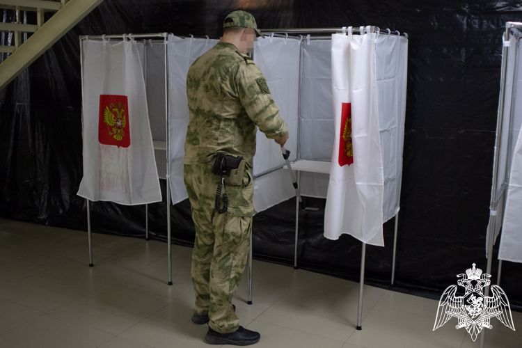 В Краснодарском крае росгвардейцы обеспечивают правопорядок при проведении выборов