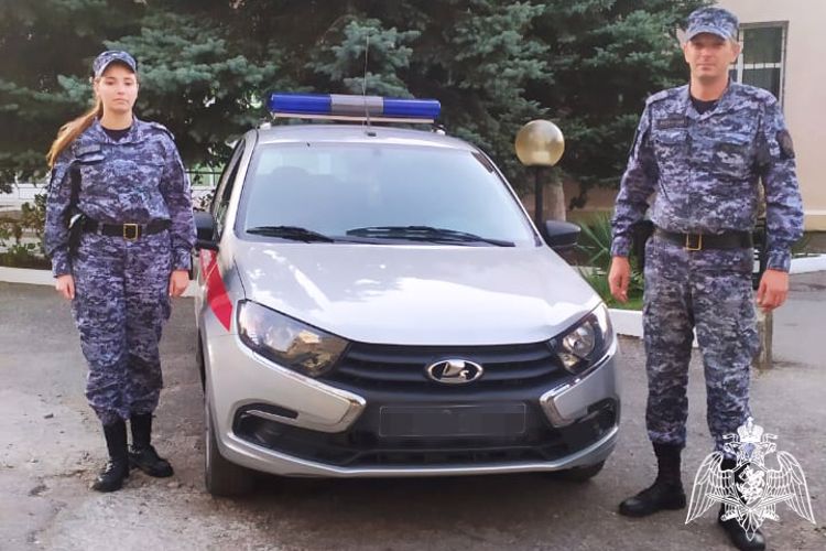 Росгвардейцы в Новороссийске сопроводили в больницу автомобиль, в котором находился ребенок с высокой температурой