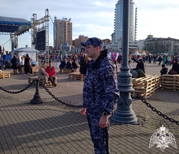 Росгвардейцы приняли участие в обеспечении правопорядка во время празднования Дня народного единства на Кубани