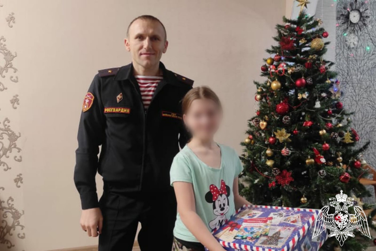 На Кубани росгвардейцы поздравляют с Новым годом семьи погибших коллег