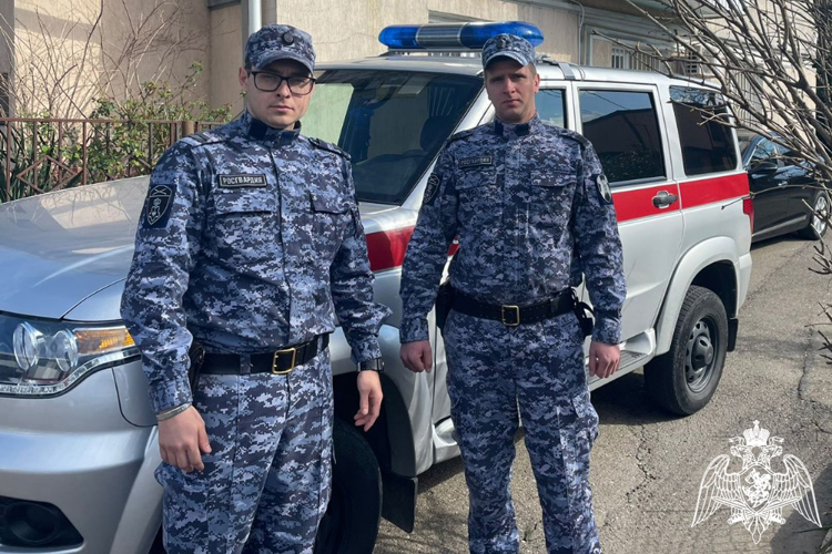 В Туапсе сотрудники Росгвардии пришли на помощь ребенку, в лицо которому местный житель распылил перцовый баллончик