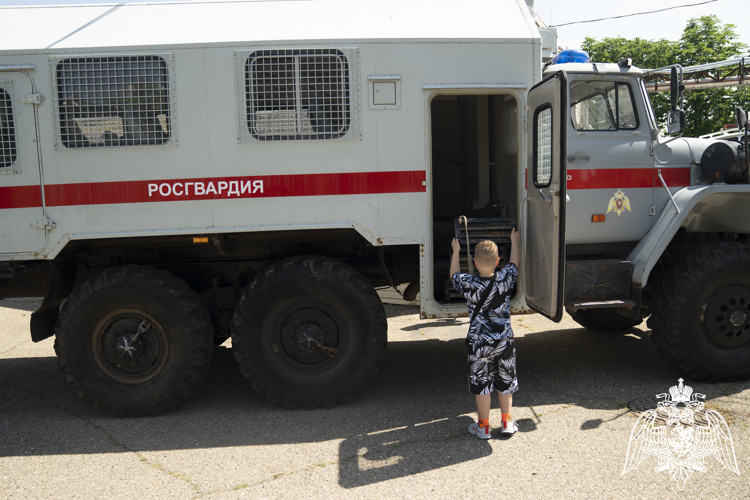 Росгвардейцы на Кубани провели мероприятия для детей сотрудников и военнослужащих