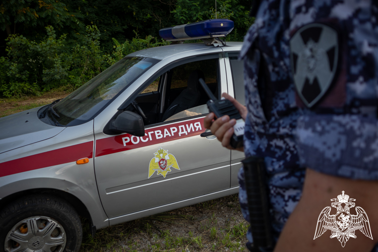 Сотрудники Росгвардии задержали мужчину, который разыскивался за кражу из общежития в Сочи