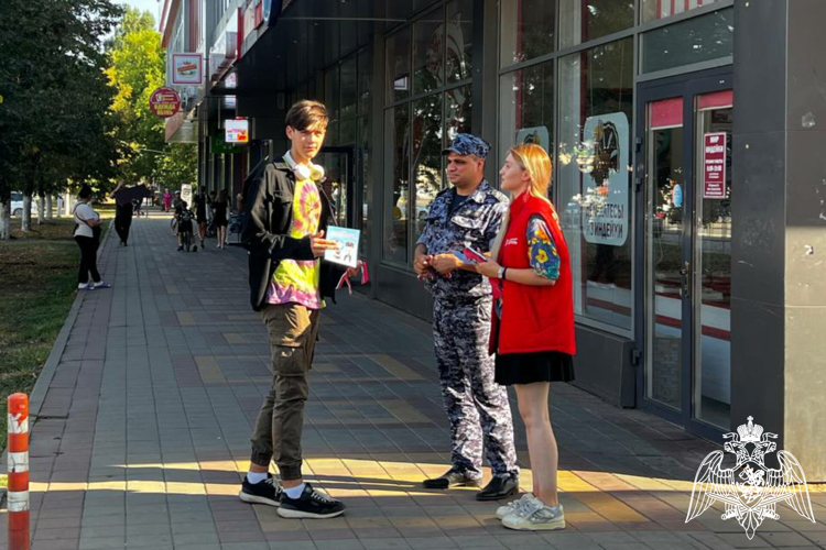На Кубани росгвардейцы присоединились к патриотическим акциям, посвященным Дню российского флага