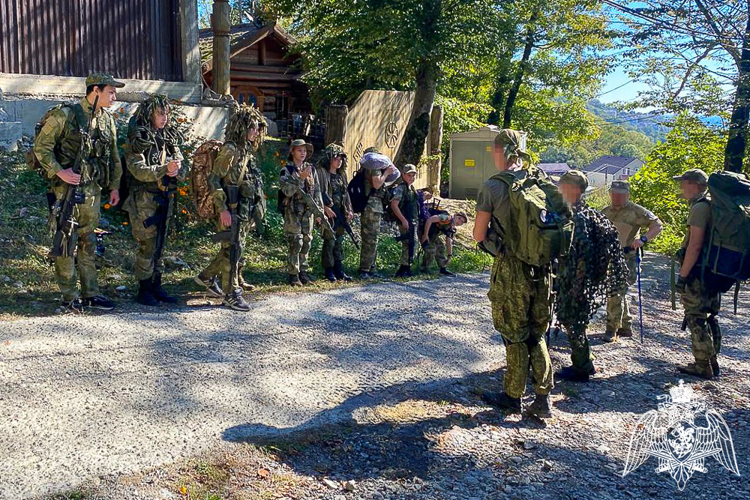 В Сочи росгвардейцы провели для подростков военно-патриотическое мероприятие 