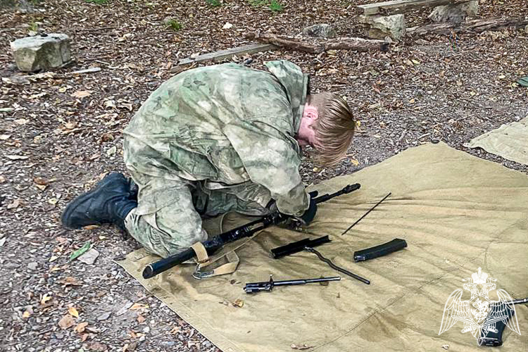 В Сочи росгвардейцы провели для подростков военно-патриотическое мероприятие 