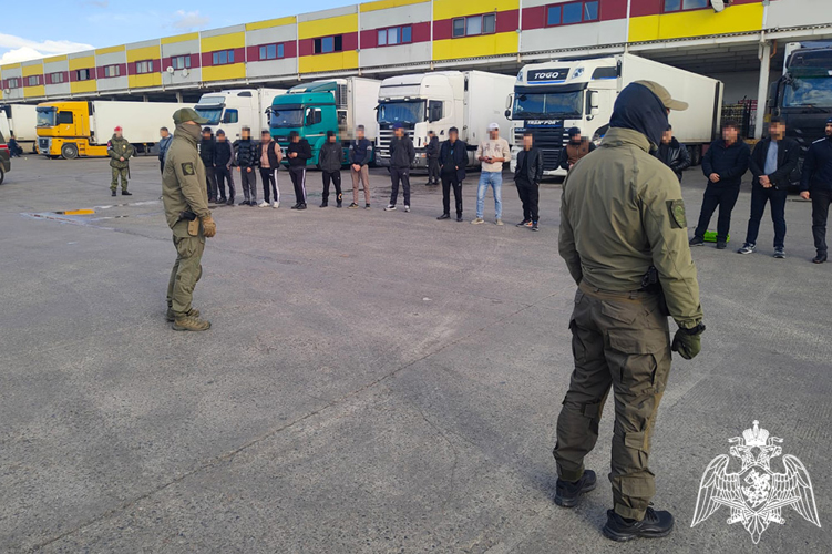 В Краснодаре продолжаются рейды по выявлению граждан, получивших российское гражданство и не вставших на воинский учет