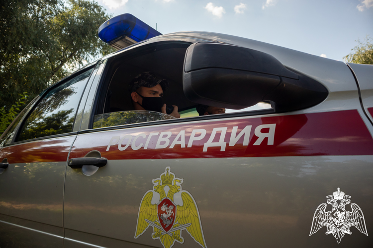 Росгвардейцы задержали мужчину, разыскиваемого за кражу из магазина в Туапсе