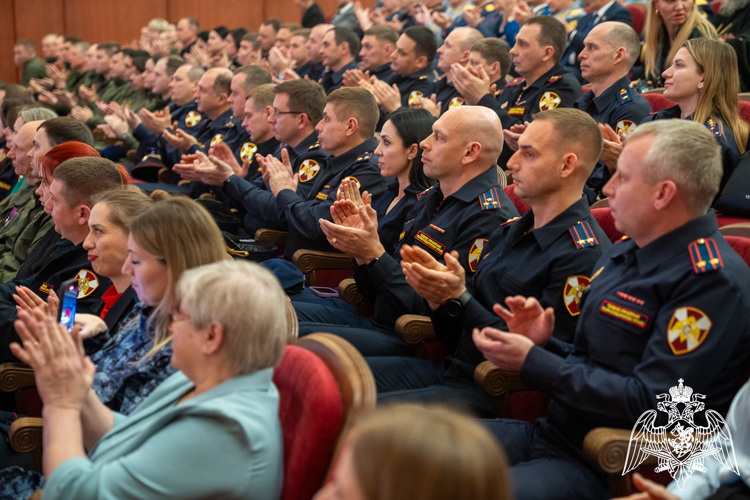 В Краснодаре чествовали военнослужащих и сотрудников Росгвардии