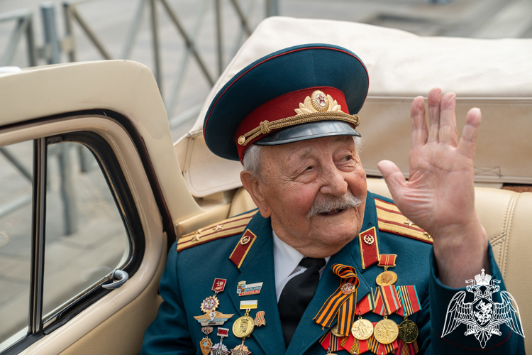 Росгвардейцы в Краснодаре провели патриотический автопробег в честь 80-летия Победы