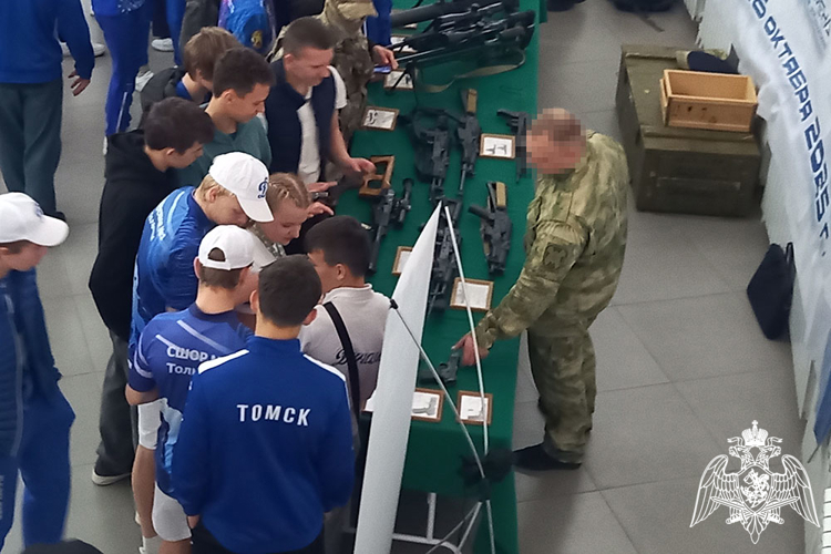 Росгвардия провела лекцию и показ вооружения на форуме «Динамо — традиции побеждать!» в ВДЦ «Смена»