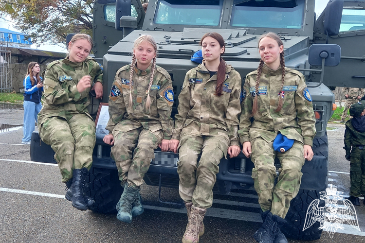 Росгвардия провела лекцию и показ вооружения на форуме «Динамо — традиции побеждать!» в ВДЦ «Смена»