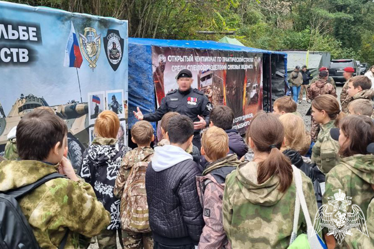 В Сочи кадеты приняли торжественную присягу на полигоне спецназа