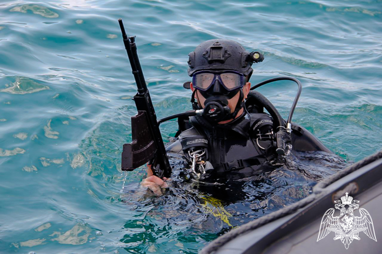Кубанские водолазы Росгвардии провели тренировки в Черном море