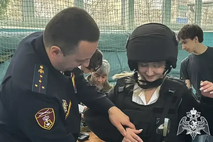Росгвардейцы провели уроки мужества в Краснодарском крае ко Дню защитника Отечества