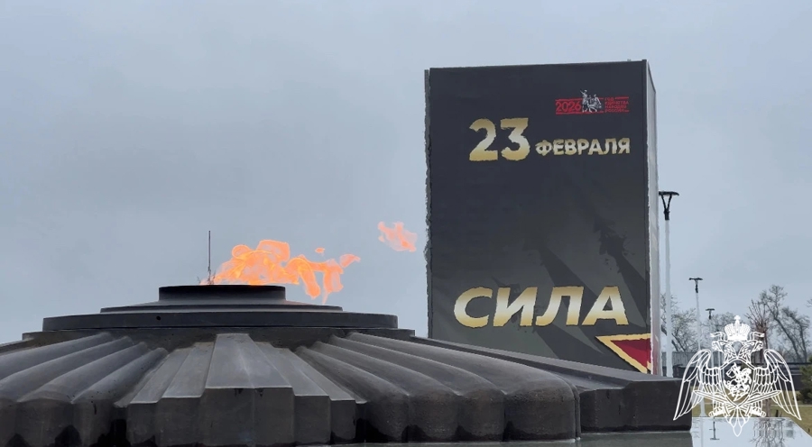 В День защитника Отечества начальник регионального управления Росгвардии принял участие в возложении цветов