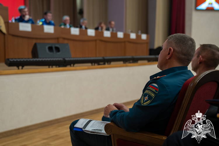 В Краснодаре Росгвардия рассмотрела вопросы обеспечения безопасности школ, здравниц и предстоящих массовых мероприятий 