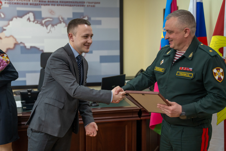 В Краснодаре начальник регионального управления Росгвардии генерал-майор Сергей Токарев встретился с представителями СМИ 