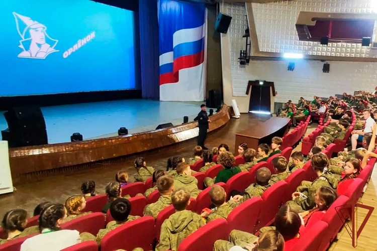 Росгвардейцы провели профориентационные встречи с юными правозащитниками в «Орлёнке»