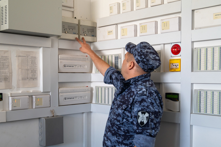 На Кубани росгвардейцы проверили готовность объектов образования к новому учебному году