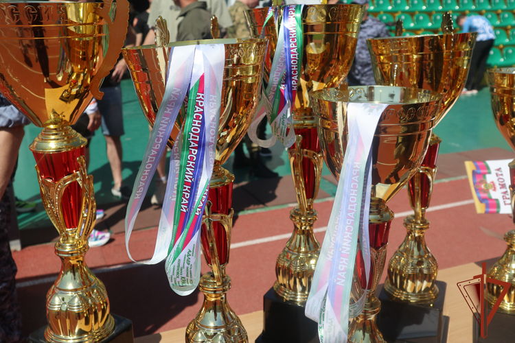Кубанские росгвардейцы завоевали серебро в окружном чемпионате по военно-спортивному многоборью