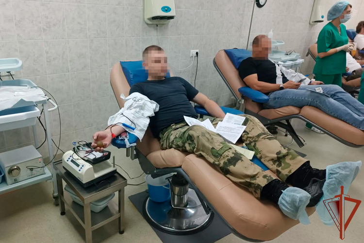 Сотрудники ОМОН стали донорами крови в Краснодаре