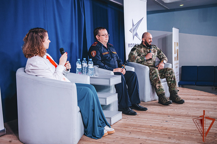 «Один день с Росгвардией»: для участников смены «Гвардейский резерв» в ВДЦ «Орлёнок» организовали тематическую программу