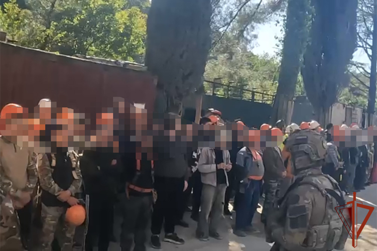 В Сочи при поддержке ОМОН пресечены нарушения миграционного законодательства 
